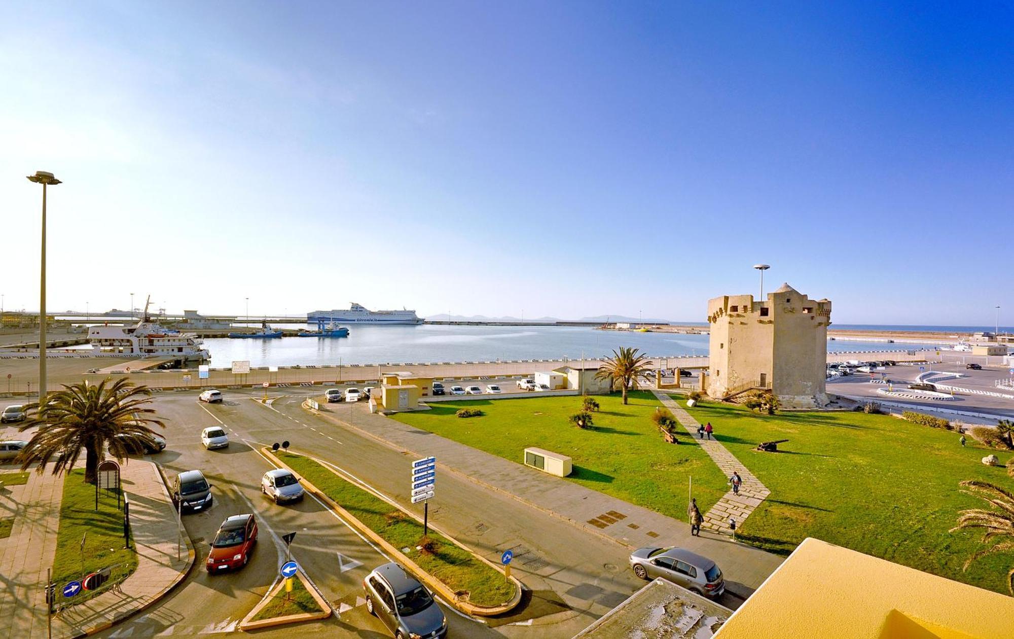 Hotel Elisa Porto Torres Exterior photo