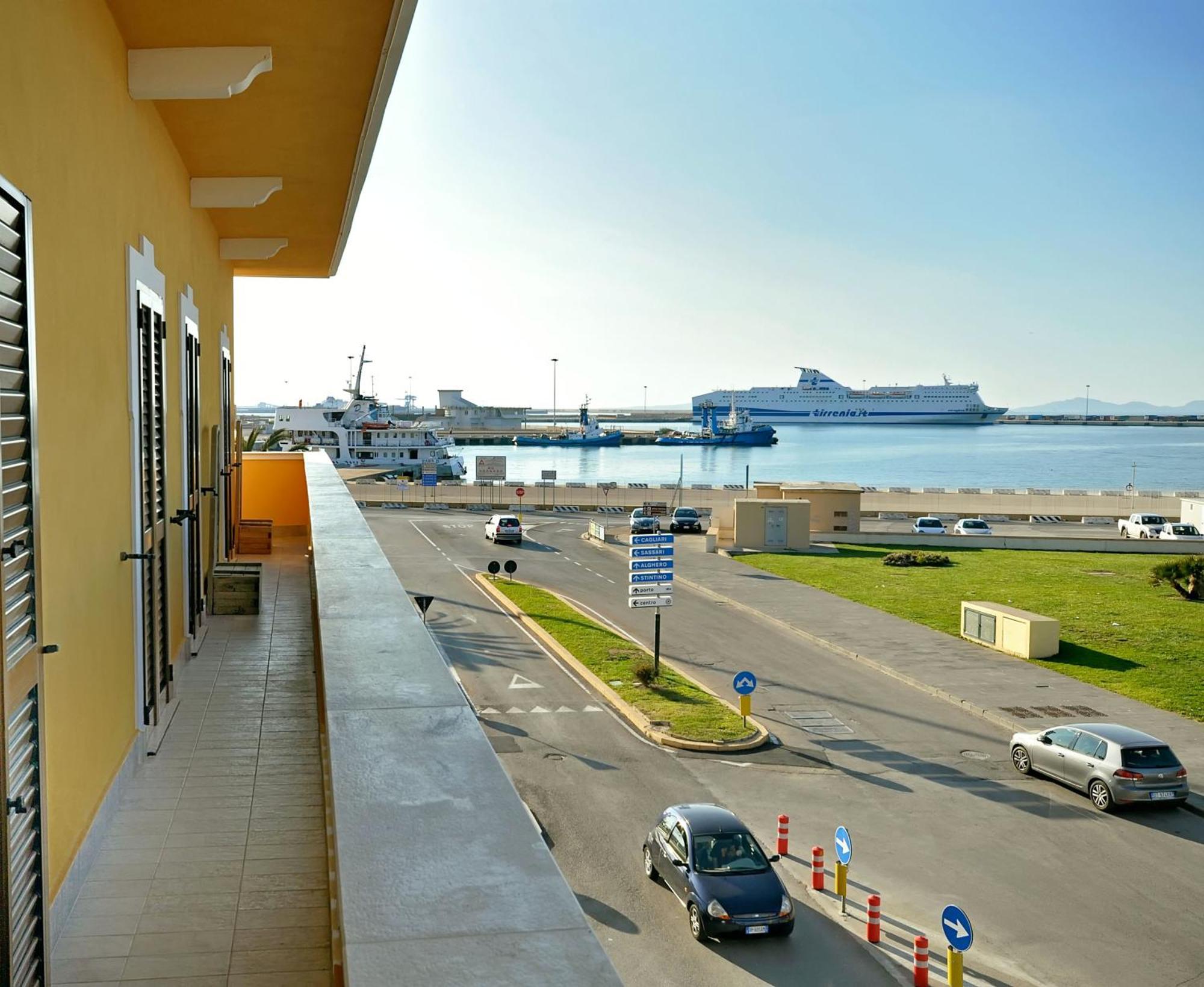 Hotel Elisa Porto Torres Exterior photo