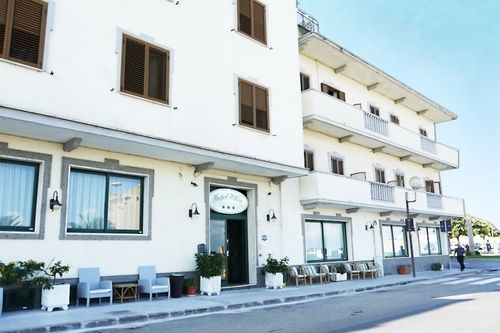 Hotel Elisa Porto Torres Exterior photo